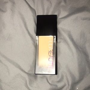 Huda Beauty Faux Filter Foundation: Cashew